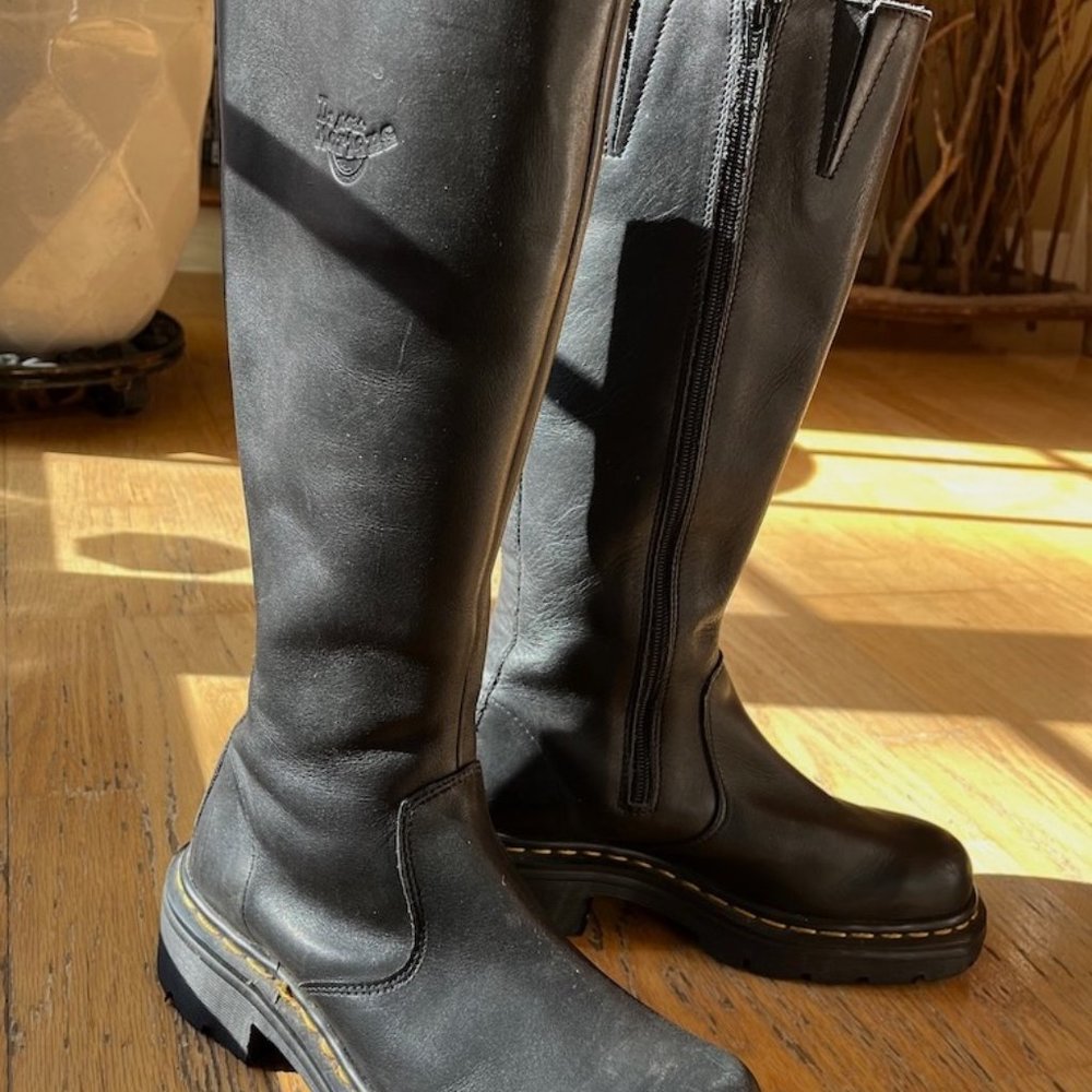 Vintage Doc Martens Tall Black Leather Boots Style 9491, US size 8